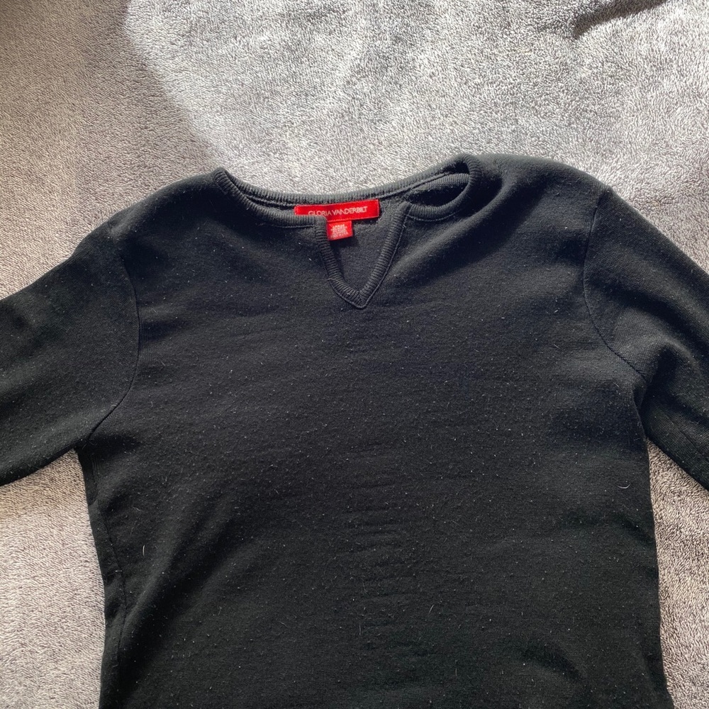 Black casual sweater